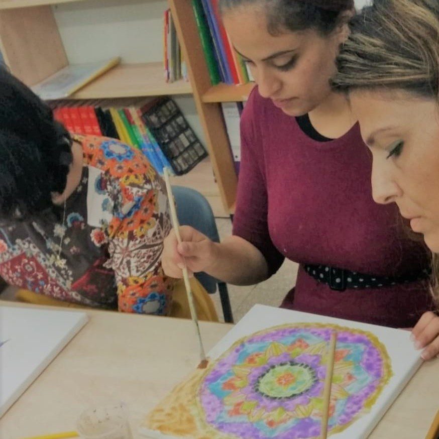 סדנאות מנדלות עם אורלית | ציור  חיבור וריפוי דרך צבע וצורה